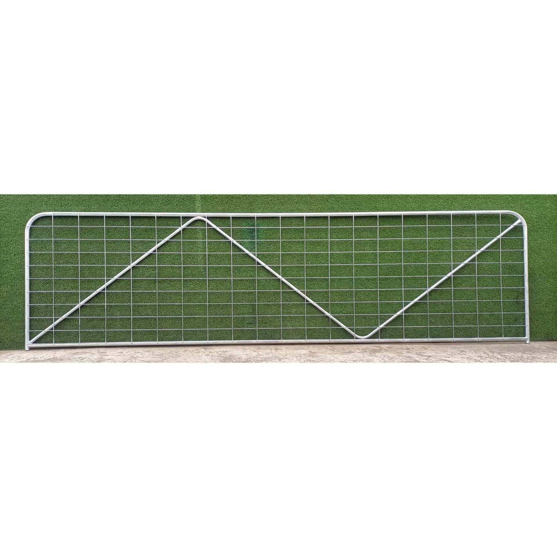 1.13m H x 4.2m L Galvanised farm gate